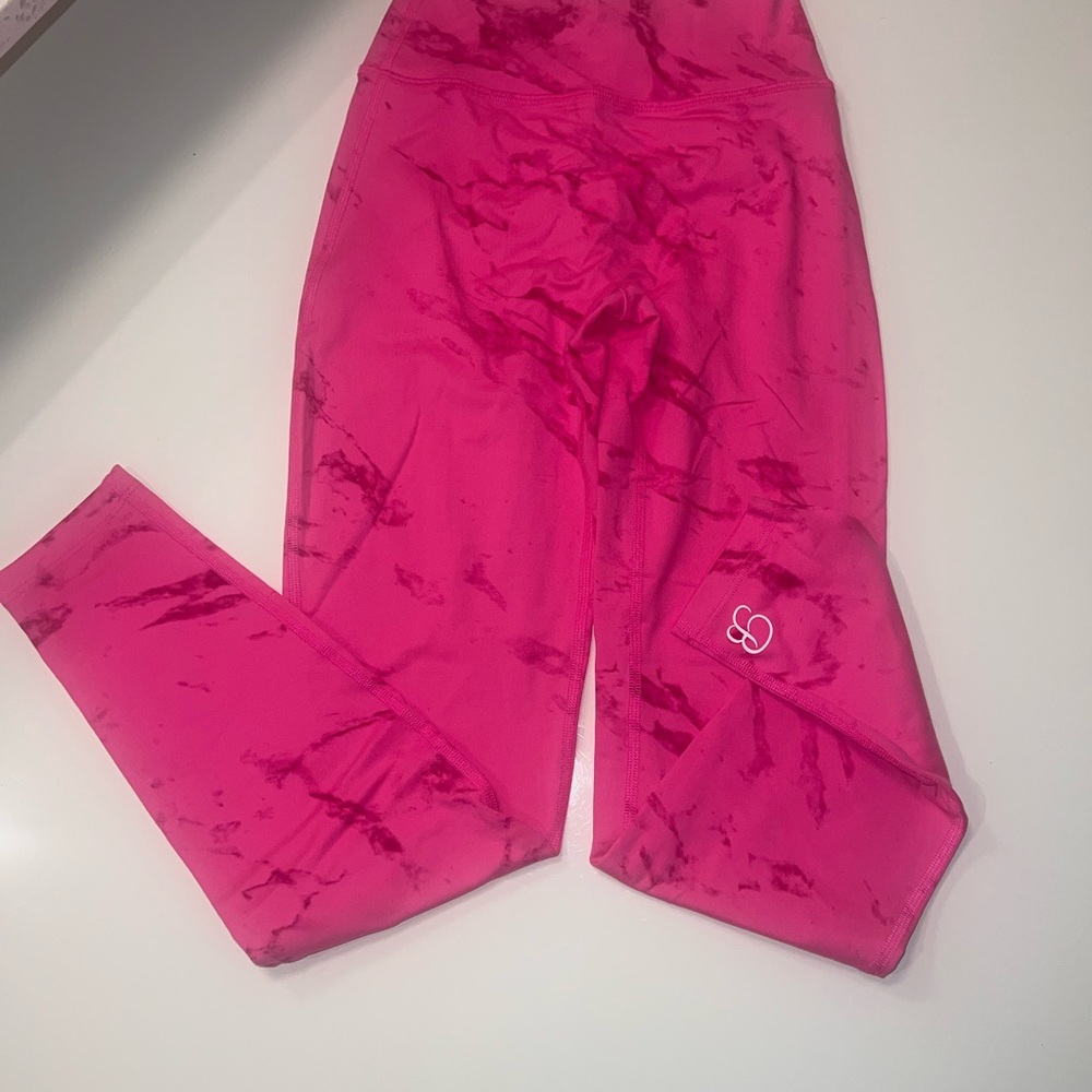 Bombshell Sportswear Pink Marble Leggings